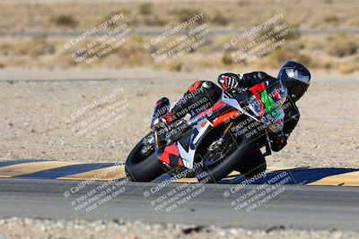 media/Jan-09-2022-SoCal Trackdays (Sun) [[2b1fec8404]]/Turn 11 (935am)/